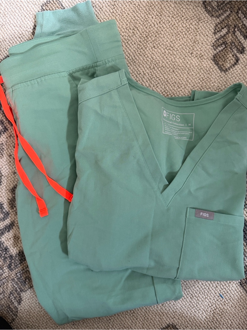 Wear FIGS Women's Scrub Set - Jade Green Catarina Medium Zamora Jogger Med/TALL